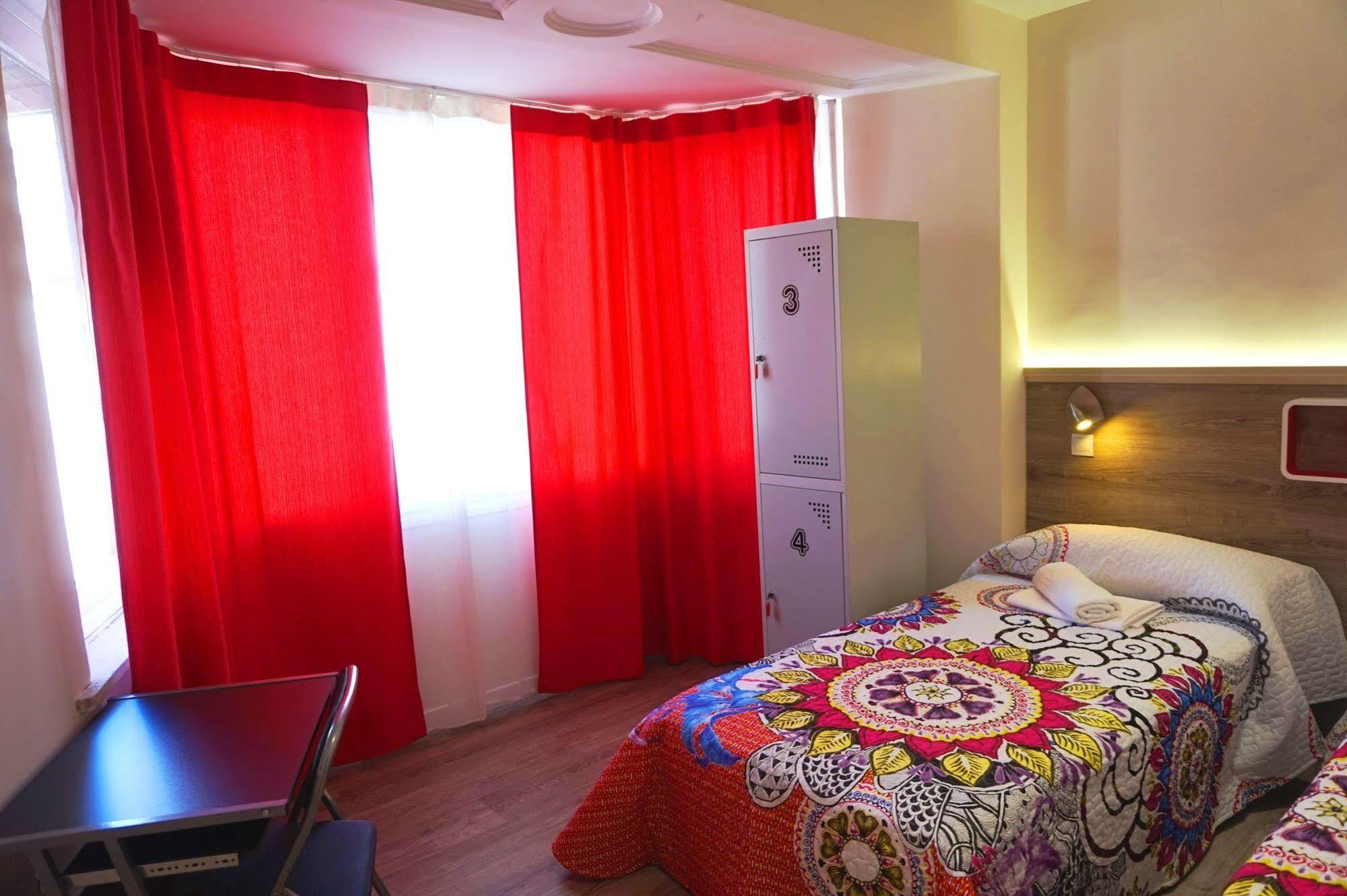 Muchomadrid Hostel Kültér fotó