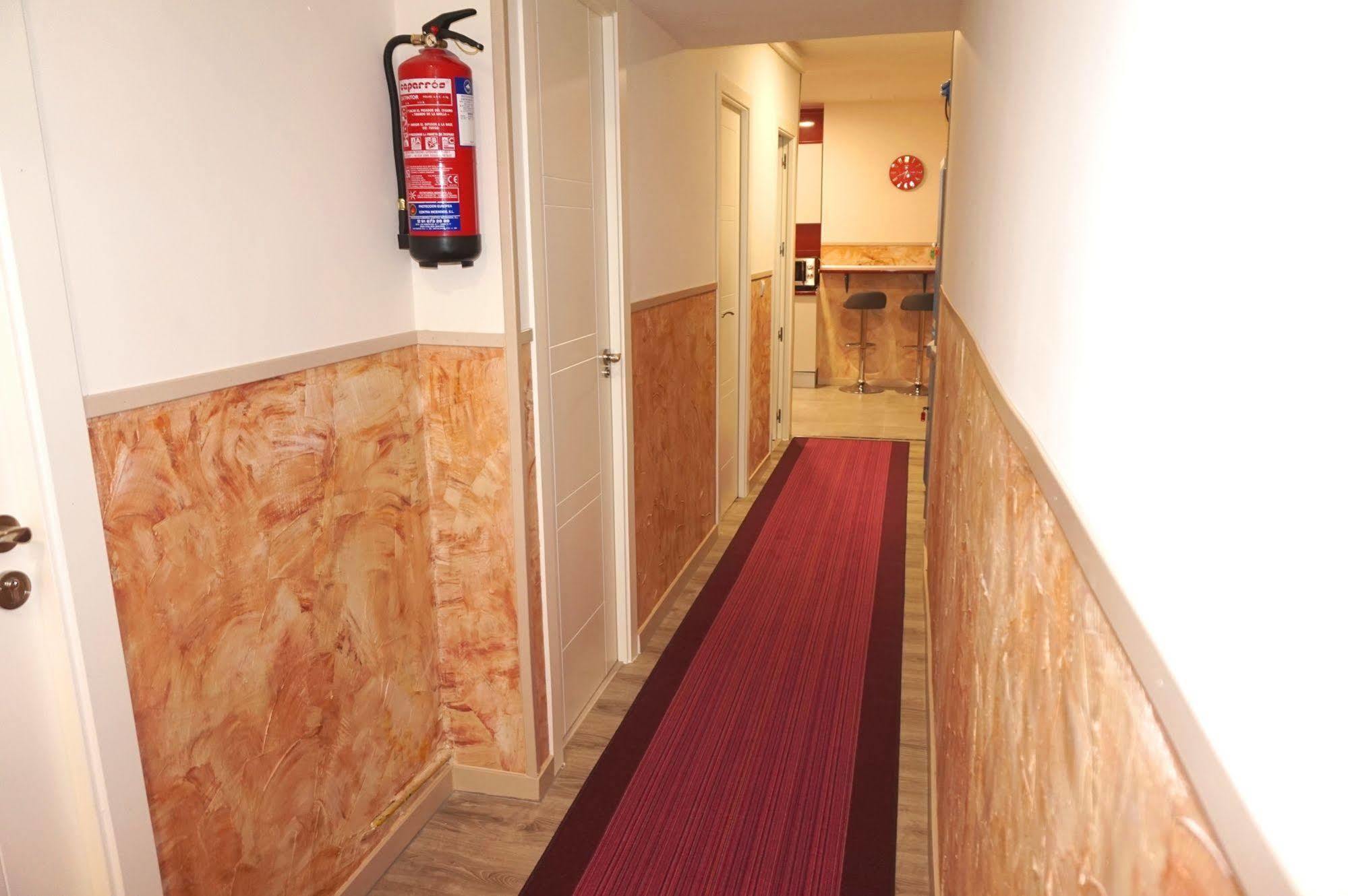 Muchomadrid Hostel Kültér fotó